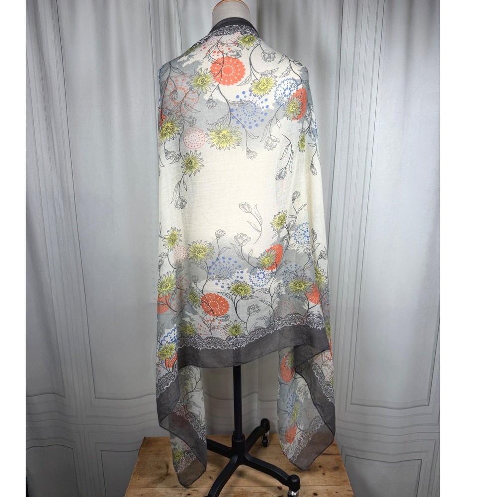 NWT Pretty Persuasions Floral 100% Viscose Large Square Wrap Scarf 70x70